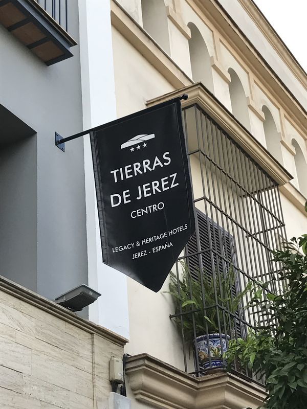 Trafalgar Hotel